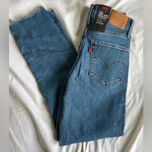 Levi’s 724 High Rise Straight Cropped Denim Size 27